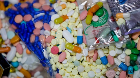Opioide und Benzodiazepine machen schnell abhängig, auch in Rheinland-Pfalz haben die Suchtberatungsstellen immer mehr damit zu tun. (Symbolbild)