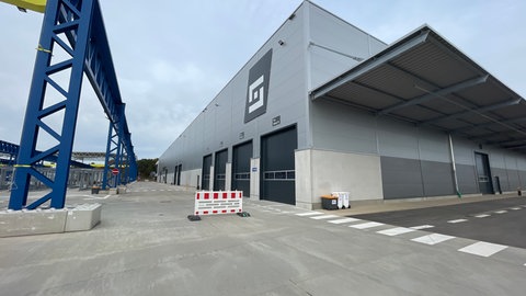 In Kirchberg im Hunsrück hat ein neues Betonwerk eröffnet. 250 Arbeitsplätze sollen dort langfristig entstehen.