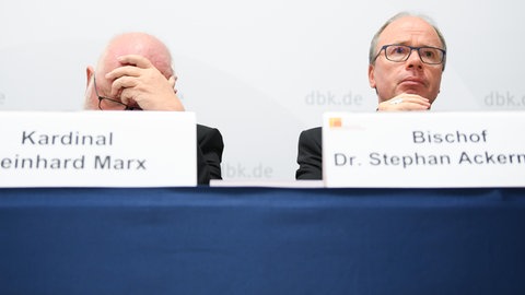 Kardinal Reinhard Marx und Bischof Stephan Ackermann bitten nach einer Studie zu sexuellem Missbrauch in ihrer Amtszeit in Trier um Entschuldigung. 