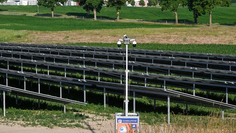 Auch vor überwachten Solaranlagen scheinen die Täter nicht zurückzuschrecken (Symbolfoto).