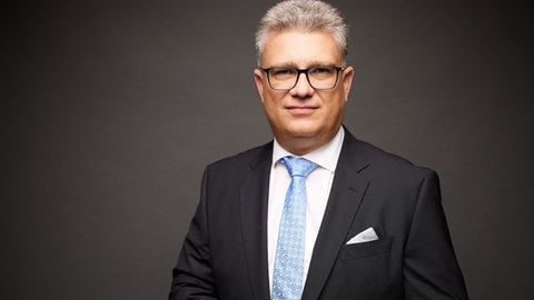 Ingo Grünewald ist Insolvenzverwalter bei der Kanzlei "Professor Schmidt" in Trier. 