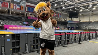 Maskottchen Hanni bei der Handball-WM der Frauen in Trier