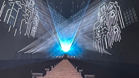 Eine Lichtinstallation in der Konstantinbasilika zum 40. Jubiläum des Trierer Unesco Welterbes