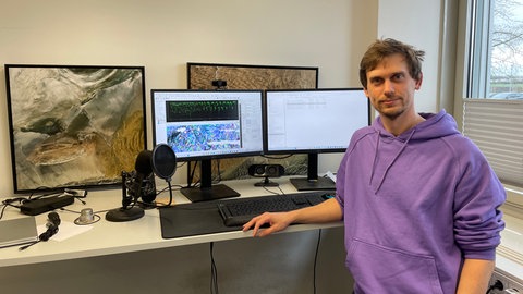Der Trierer Professor David Frantz lehrt Geoinformatik an der Universität Trier und leitet ein Forschungsteam der NASA für Satelliten.