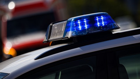 Blaulicht von Polizei und Rettungswagen