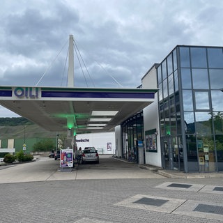 An dieser Tankstelle in Bernkastel-Kues ist es am Sonntag zu einem handgreiflichen Streit gekommen. 