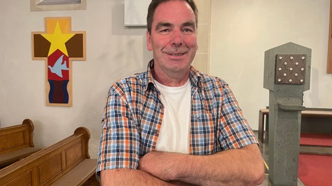 Wolfgang Neumann hängt sehr an der Kirche Sankt Gangolf. Er war als Organist einer der wenigen, die den Gottesdienst regelmäßig besucht haben. 