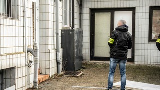 Unter der Leitung der Kriminalpolizei Idar-Oberstein gab es am Mittwoch eine Razzia. Neun Personen wurden festgenommen.
