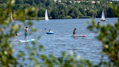 Der Bostalsee an der Grenze von Rheinland-Pfalz ist ideal für Tagesausflüge oder längere Aufenthalte.