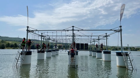 Der Kletterpark über dem Wasser ist eine der Attraktionen am Freizeitsee Triolago in Riol bei Trier.
