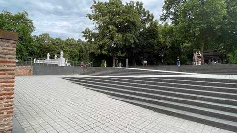 Oswald Mathias Ungers Rampentreppe vom Basilikavorplatz zum Palastgarten