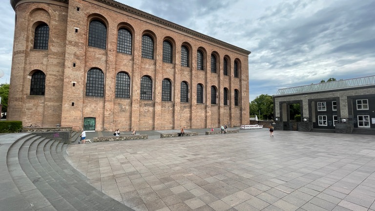 Oswald Mathias Ungers erstes städtebauliches Projekt in Trier war der Platz vor der Konstantinbasilika. 