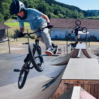 Die Deutsche Meisterschaft im BMX-Freestyle startet in Birresborn in der Eifel.  