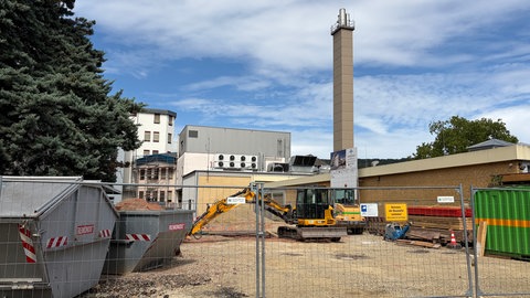 Auf dieser Baustelle fiel die 79-Jährige in die Baugrube.