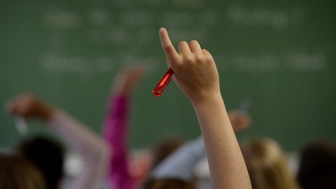 In Rheinland-Pfalz steigt der Bedarf an Schulsozialarbeitern aber den Kommunen fehlt das Geld.