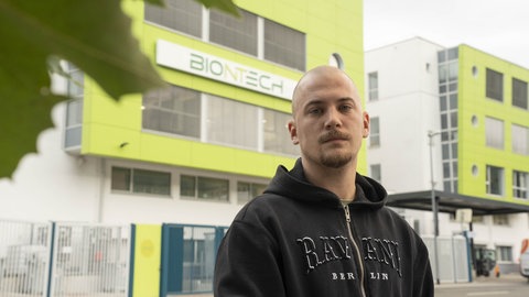 Der Betriebsratsvorsitzender Jacob Kaufmann von BioNTech in Idar-Oberstein ist entäuscht von dem Vorgehen seines Arbeitsgebers.