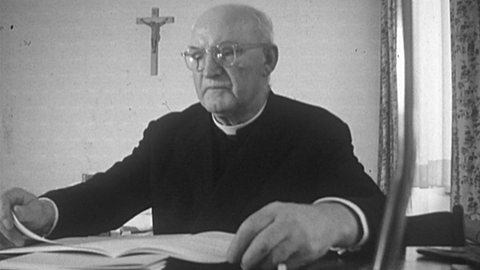Die Historiker haben bei ihrer Forschung nach sexuellem Missbrauch im Bistum Trier auch die Amtszeit (1951 - 1966) von Bischof Matthias Wehr untersucht. 