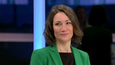 Anne Spiegel freut sich über die Wahlergebnisse