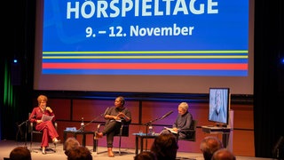 Die Jury diskutiert die nominierten Stücke für den Deutschen Hörspielpreis der ARD 2023