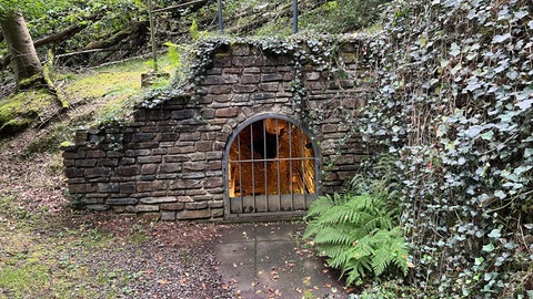 Der Eingang der römischen Wasserleitung in Brey.