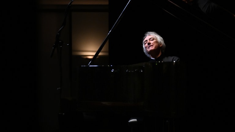 Der Pianist Jean-Efflam Bavouzet bei SWR Kultur Internationale Pianisten Mainz 2025 im Frankfurter Hof, Mainz
