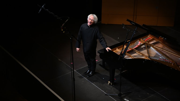 Der Pianist Jean-Efflam Bavouzet bei SWR Kultur Internationale Pianisten Mainz 2025 im Frankfurter Hof, Mainz