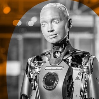 Der neue humanoide Roboter Ameca steht in der Ausstellung des Nixdorf Museums. 