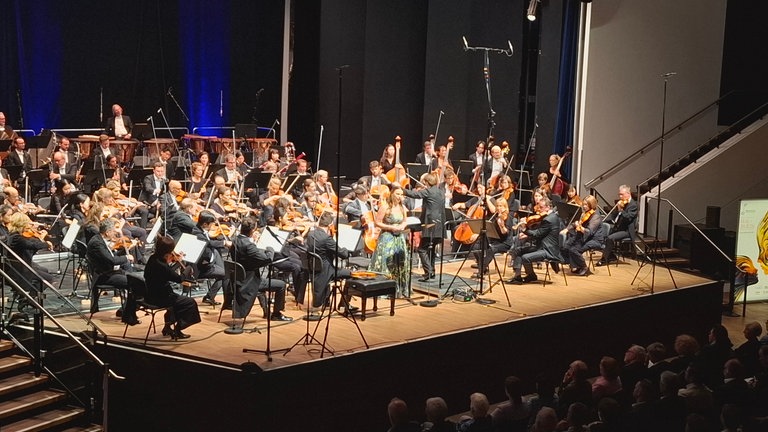 Das Eröffnungskonzert des SWR Kultur Festivals RheinVokal 2026 mit Pietari Inkinen (Dirigent), Tuuli Takala (Sopran) und der Deutschen Radio Philharmonie Saarbrücken Kaiserslautern in der Rhein-Mosel-Halle Koblenz am 14.06.26