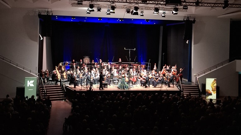 Das Eröffnungskonzert des SWR Kultur Festivals RheinVokal 2026 mit Pietari Inkinen (Dirigent), Tuuli Takala (Sopran) und der Deutschen Radio Philharmonie Saarbrücken Kaiserslautern in der Rhein-Mosel-Halle Koblenz am 14.06.26