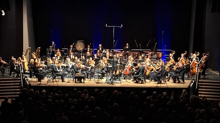 Das Eröffnungskonzert des SWR Kultur Festivals RheinVokal 2026 mit Pietari Inkinen (Dirigent), Tuuli Takala (Sopran) und der Deutschen Radio Philharmonie Saarbrücken Kaiserslautern in der Rhein-Mosel-Halle Koblenz am 14.06.26