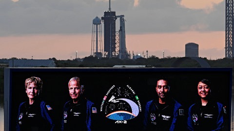 Mit Weltraumtourismus lässt sich durchaus Geld verdienen. Doch auf der ISS wird der PLatz durch Touris, wie hier durch die Crew von Axiom 2, mitunter etwas knapp. 