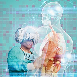 Chirurg mit Virtual-Reality-Brille operiert mit Hologramm (Illustration): KI hat längst Einzug in die Medizin gehalten. Hologramme des Herzens oder virtuelle Gehirnsimulationen unterstützen bei schwierigen Operationen. 