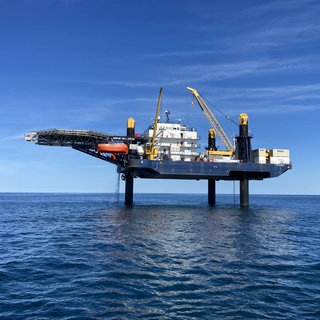 Schwimmende Bohrplattform