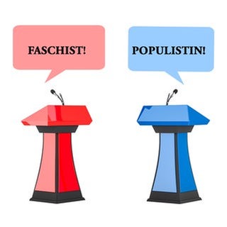 Rotes und blaues Rednerpult, darüber in Sprechblasen die Beschimpfungen "Faschist!" und "Populistin!" (Grafik): Soche Begriffe helfen beim Einordnen, vereinfachen aber oft zu stark.