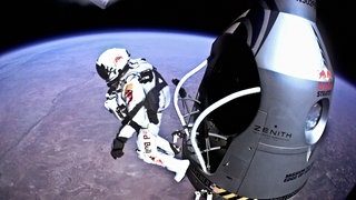 Felix Baumgartner bei seinem Sprung aus der Stratosphäre am 14. Oktober 2012