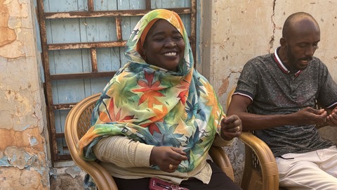 Krieg im Sudan – Wie die Menschen dem Terror trotzen: Die Sängerin Ihlas Bashir