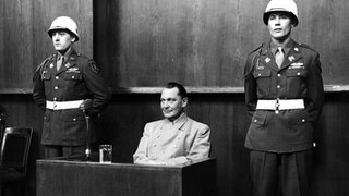 Hermann Wilhelm Göring als Angeklagter beim Nürnberger Prozess 1946