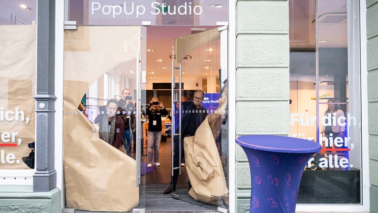 Das PopUp Studio der SWR Regiotour 2025 in Schwäbisch Gmünd