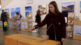 Lea Kneller am heißen Draht