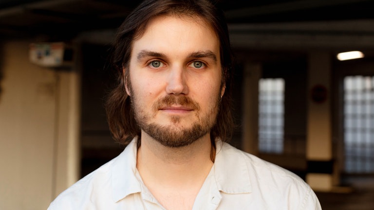 Host Yannic Hannebohn