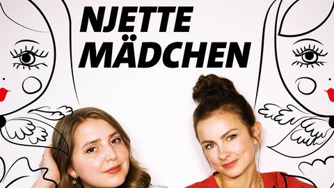 Walerija Petrova (li.) und Viktoria Merkulova, über ihnen der Schriftzug "njette Mädchen", links und rechts eine halbe Matrjoschka-Puppe.