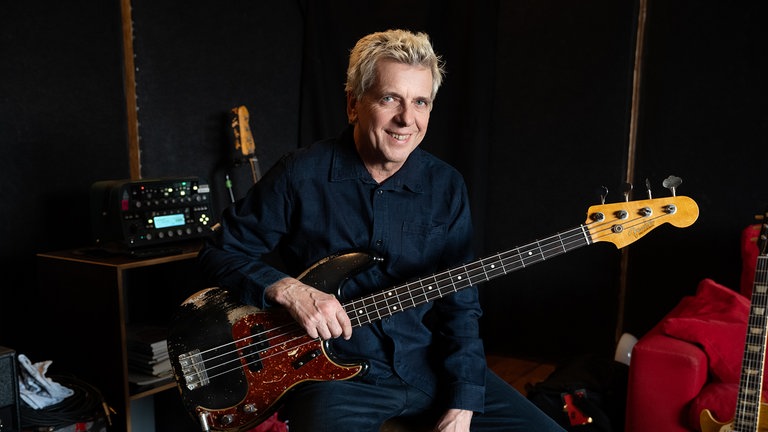 Bassist Andi Meurer bei den Proben für das neue und letzte Album der Toten Hosen