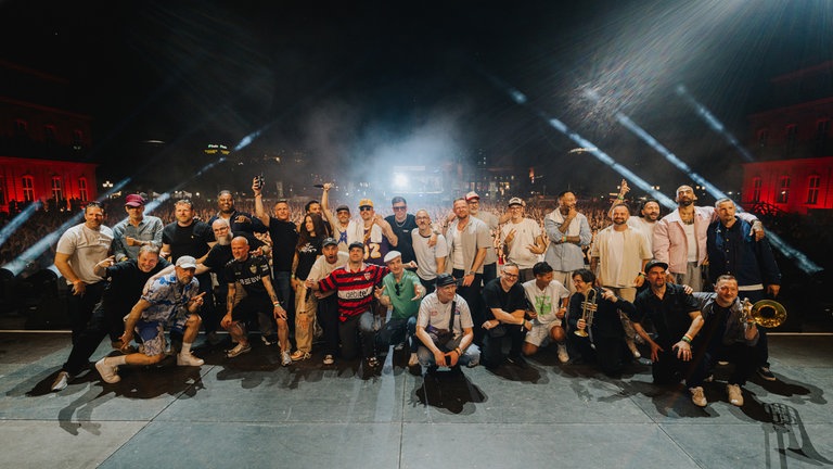 Abschlussbild des SWR3 Event "30 Jahre 0711 Family Jam" 