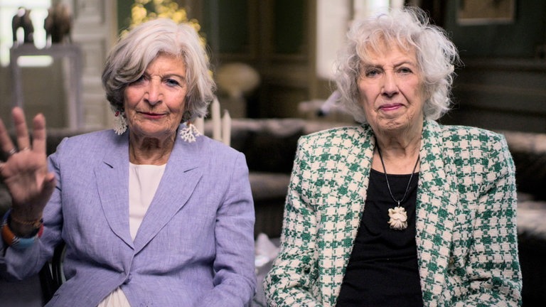 Maja Stadler-Euler (l.) und Gisela Wild erzählen von ihrer erfolgreichen Klage beim Bundesverfassungsgericht. Vor mehr als 40 Jahren stoppten die beiden Hamburger Rechtsanwältinnen in Karlsruhe die Volkszählung.