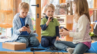 Kinder, Mikrofone