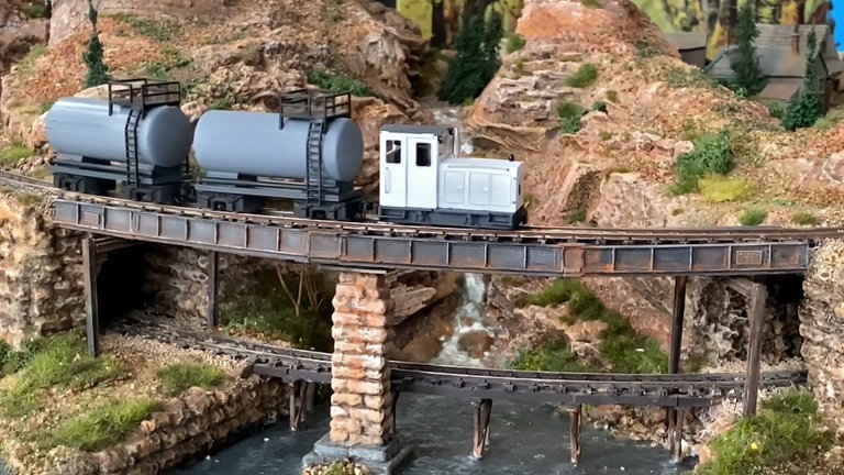Kleine feine Feldbahnloks sind die Spezialität von Minitrains. 