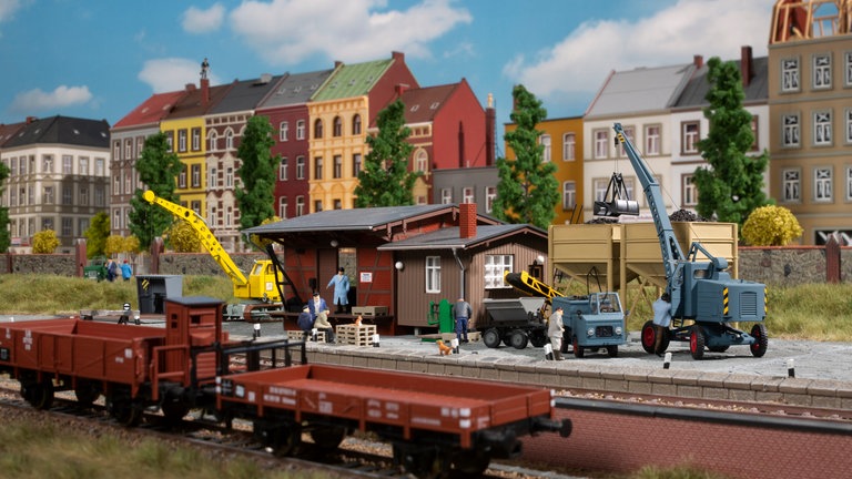 Brennstoffhandlung und Kohleverladung in H0 (1:87)