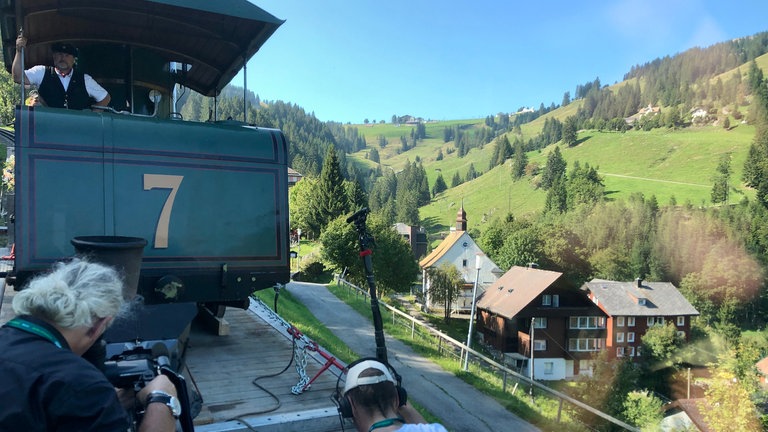 Auf der Nordseite geht es an Rigi Klösterli vorbei, einem bekannten Wallfahrtsort.