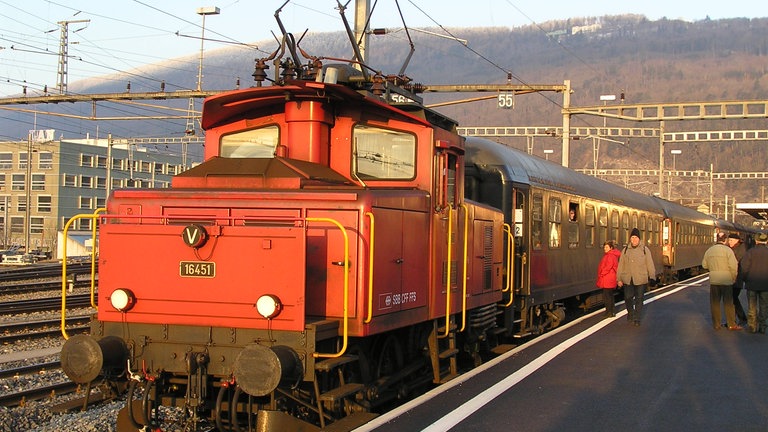 Der nächste Tag unserer Sonderfahrt in der Westschweiz beginnt mit eisiger Kälte und Sonnenschein.