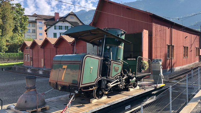 Vor dem alten Depot in Goldau: Endstation an diesem Tag.